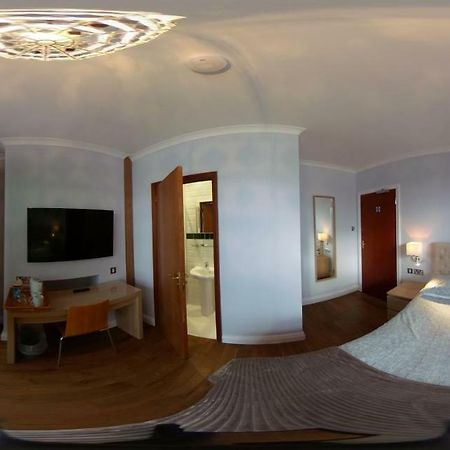 Milka'S Hotel Оксфорд Екстериор снимка